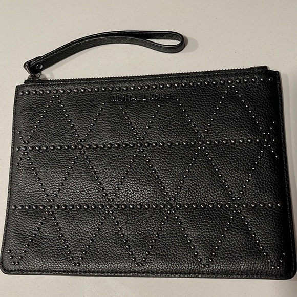 Michael Kors Handbags - Michael kors wristlet